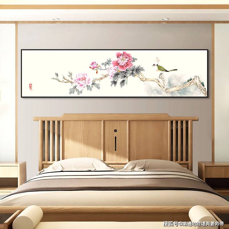 看风水之夫妻卧室床头上挂画五不要、四要 2023-04-30 风水师傅去人家里看风水，有些住户的女性房主都会主动提出，看看卧室摆放怎么样啊？有没有什么不妥的地方？···